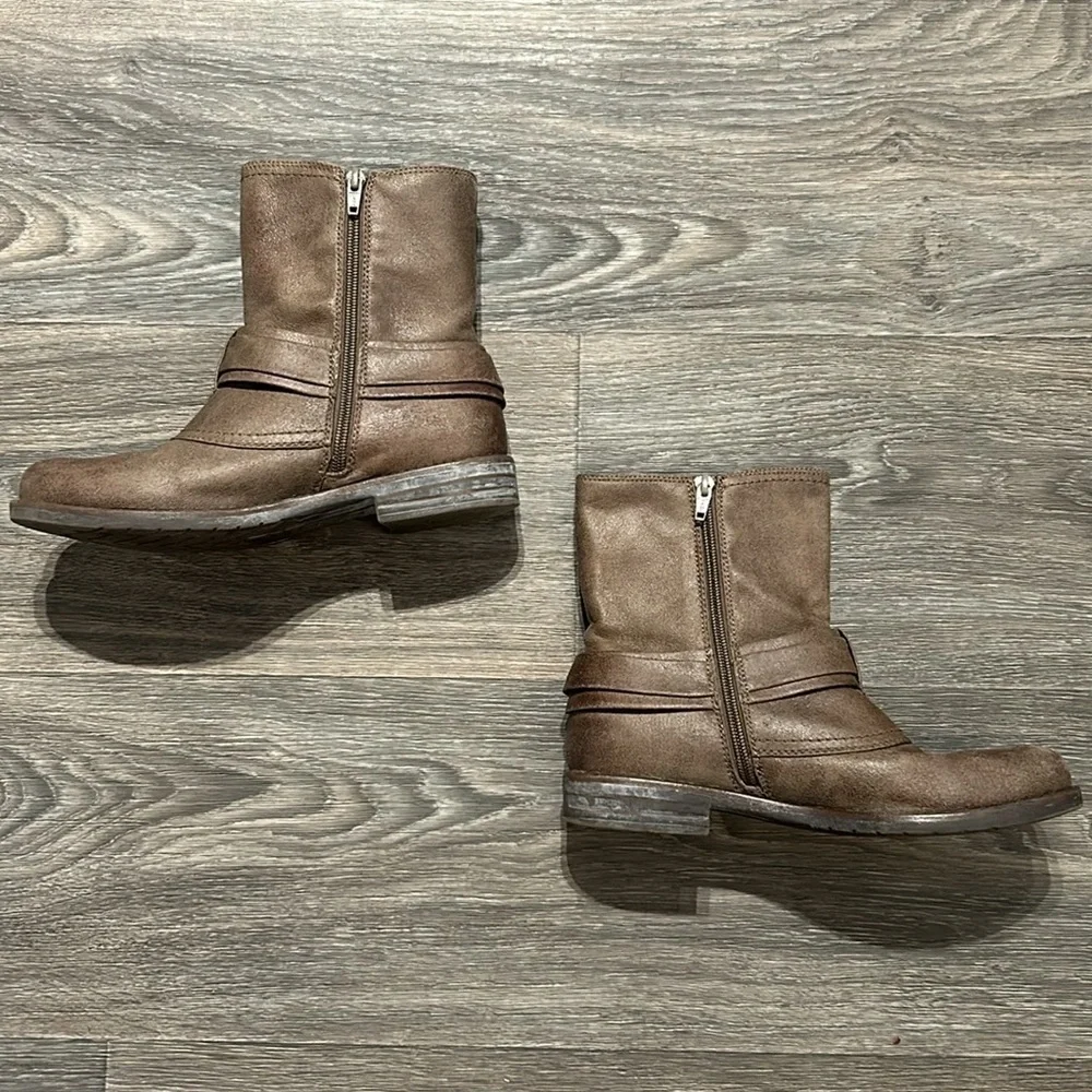 Baretraps Boots Brown 7.5 Crosby Bootie 1